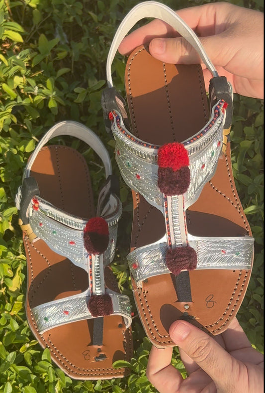 بنوں چپل Bannu Silver Chappal