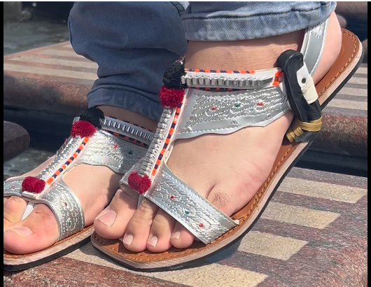 A1 Quality , Bannu Chappal بنوں چپل , Sliver Color